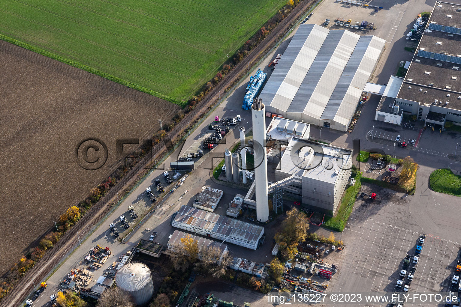 Vue aérienne de Centrale électrique Daimer Truck AG à Wörth am Rhein dans le département Rhénanie-Palatinat, Allemagne