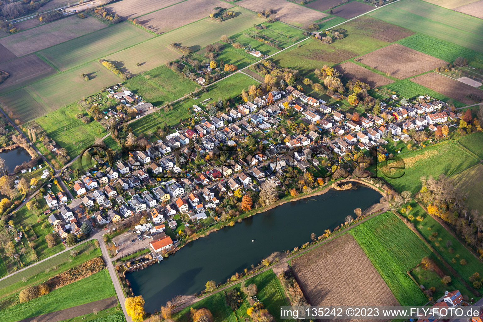 Vue aérienne de Chemin de fracture à le quartier Knielingen in Karlsruhe dans le département Bade-Wurtemberg, Allemagne