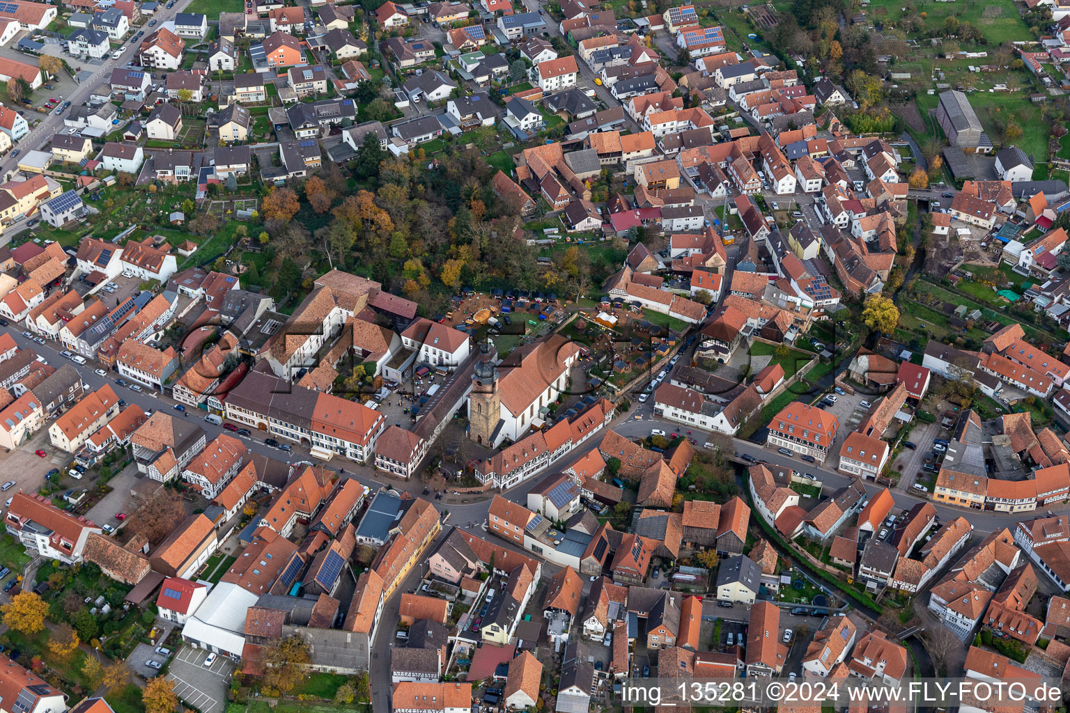 Marché de Noël d'Anneresl à Rheinzabern dans le département Rhénanie-Palatinat, Allemagne d'en haut