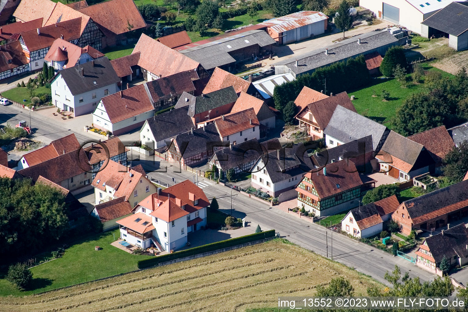 Niederlauterbach dans le département Bas Rhin, France vu d'un drone