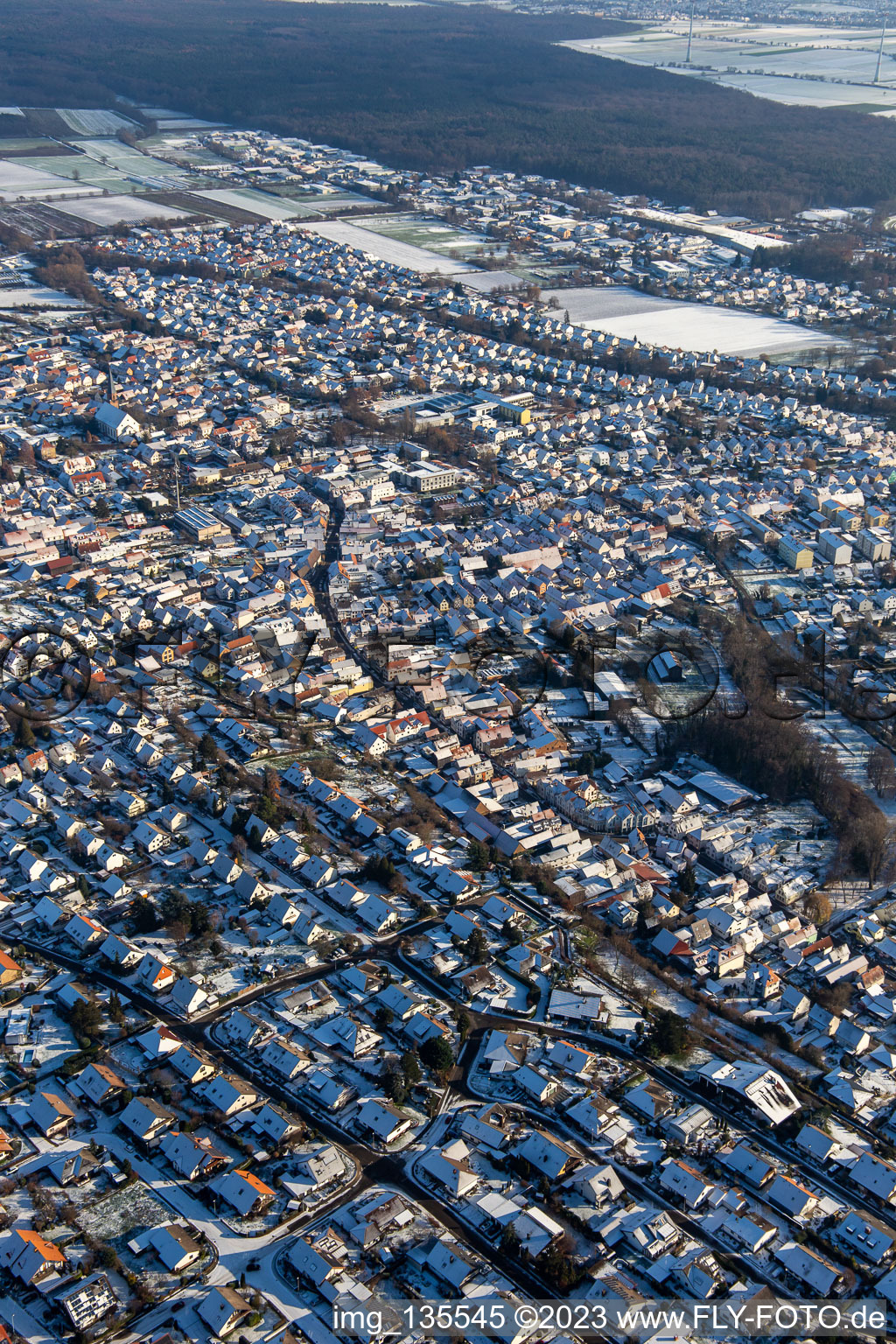 Photographie aérienne de Du nord-ouest en hiver quand il y a de la neige à le quartier Herxheim in Herxheim bei Landau dans le département Rhénanie-Palatinat, Allemagne