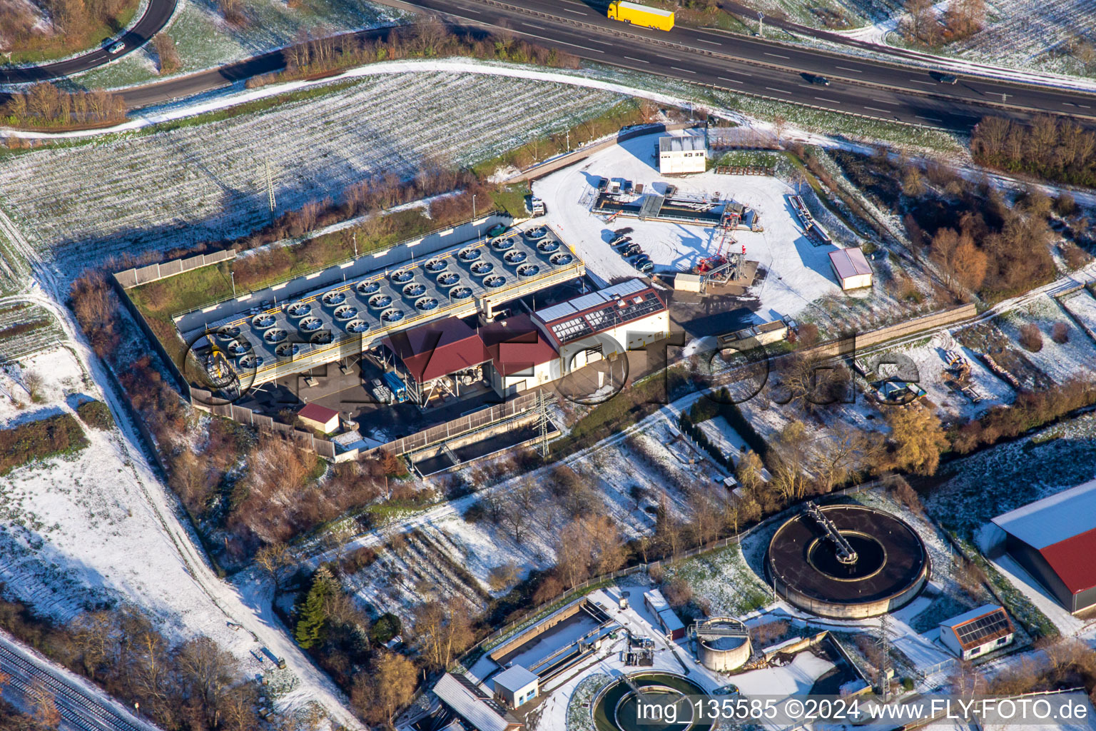 Vue aérienne de Centrale thermique Vulcan en hiver avec de la neige à Insheim dans le département Rhénanie-Palatinat, Allemagne