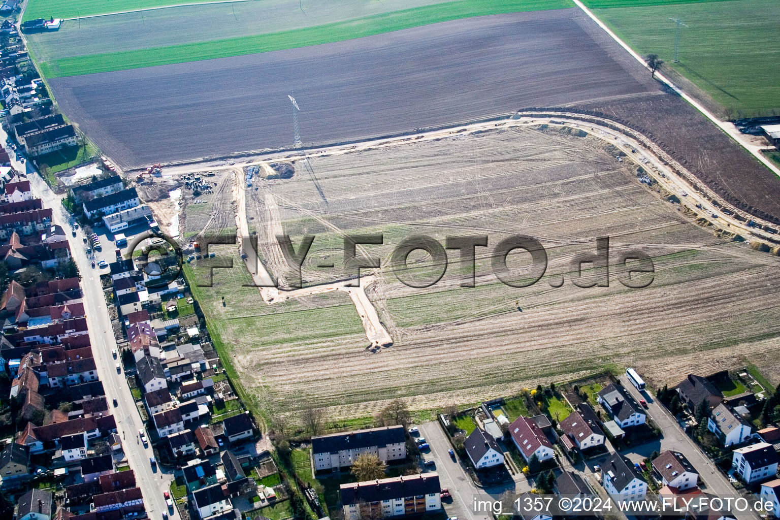 Vue aérienne de Chantiers de construction pour le nouveau quartier résidentiel d'un lotissement de maisons unifamiliales sur le Höhenweg à Kandel dans le département Rhénanie-Palatinat, Allemagne