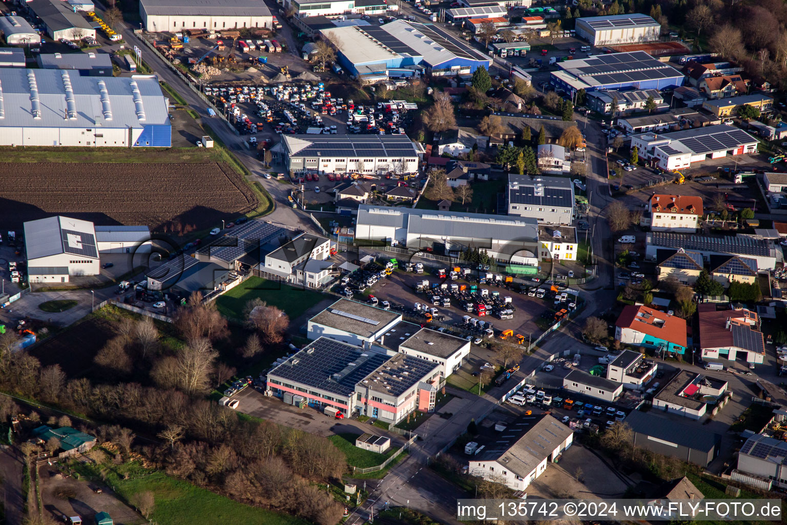 Vue aérienne de Zone commerciale Perläckerstr. à Hagenbach dans le département Rhénanie-Palatinat, Allemagne