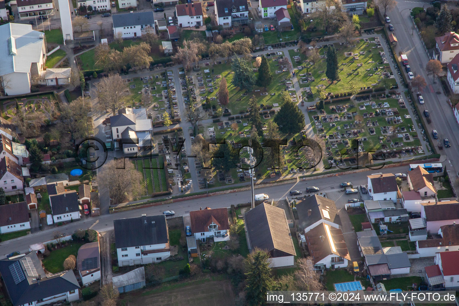 Vue aérienne de Cimetière à Kandel dans le département Rhénanie-Palatinat, Allemagne