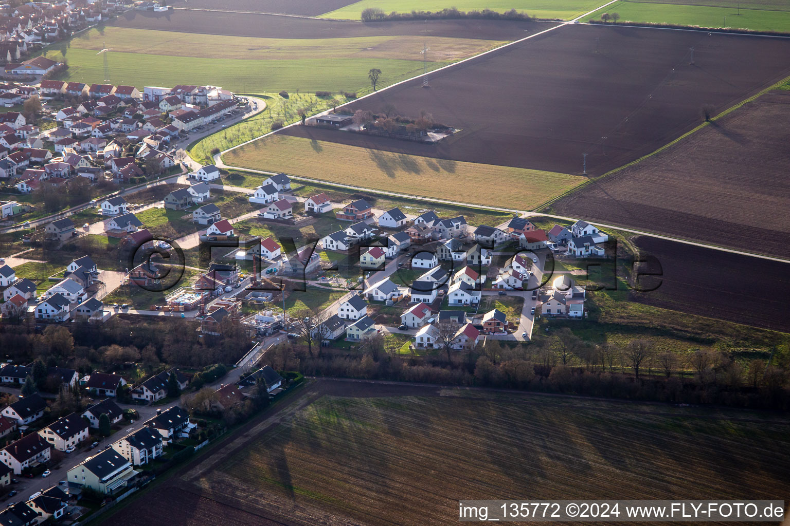 Nouvelle zone de développement K2 à Kandel dans le département Rhénanie-Palatinat, Allemagne du point de vue du drone