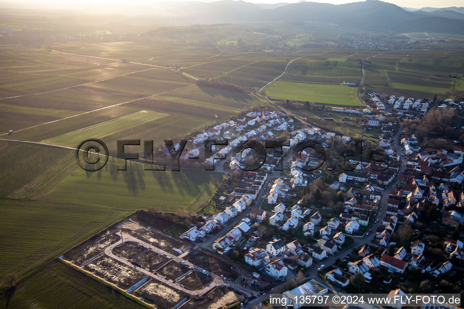 Vue aérienne de De l'est à le quartier Mörzheim in Landau in der Pfalz dans le département Rhénanie-Palatinat, Allemagne