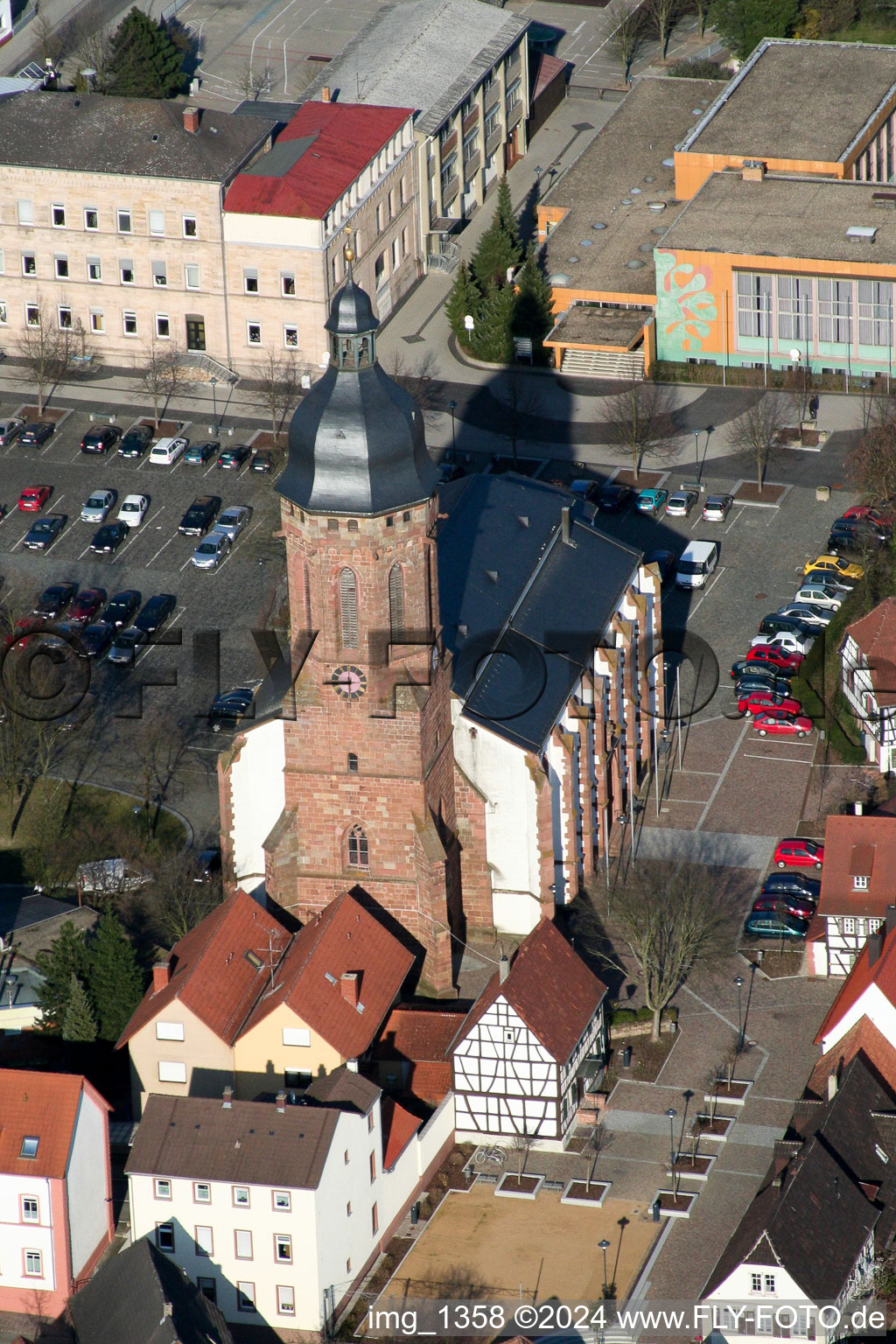 Vue aérienne de Église Saint-Georges à Kandel dans le département Rhénanie-Palatinat, Allemagne