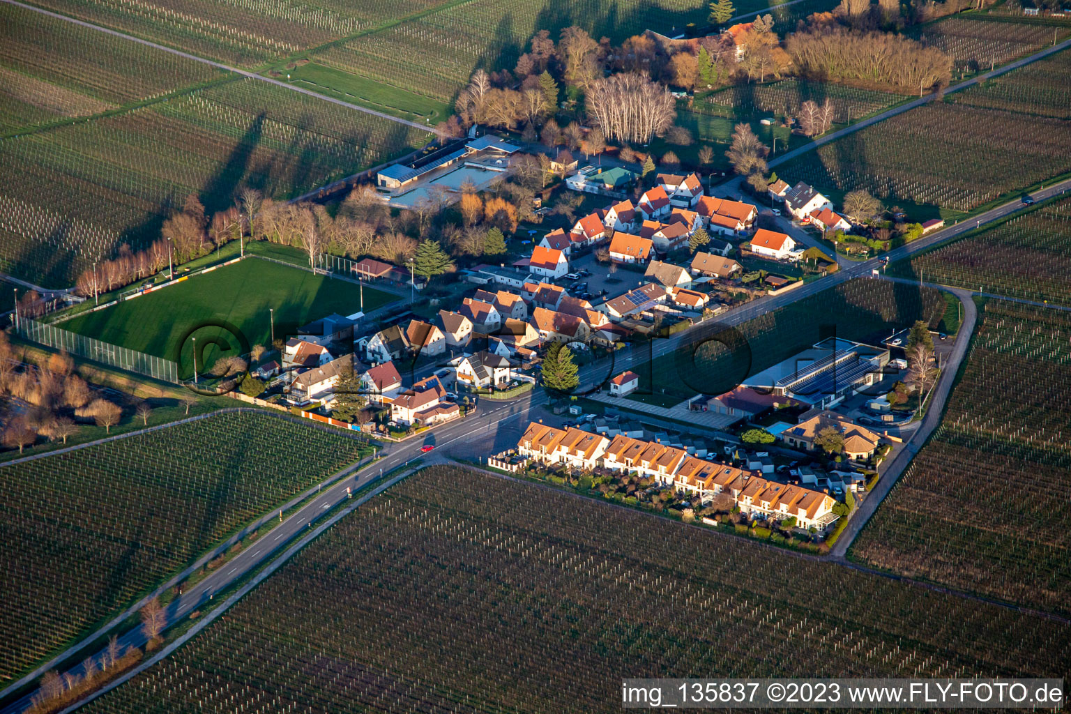 Vue aérienne de Règlement Leonhard Eckel à Edesheim dans le département Rhénanie-Palatinat, Allemagne