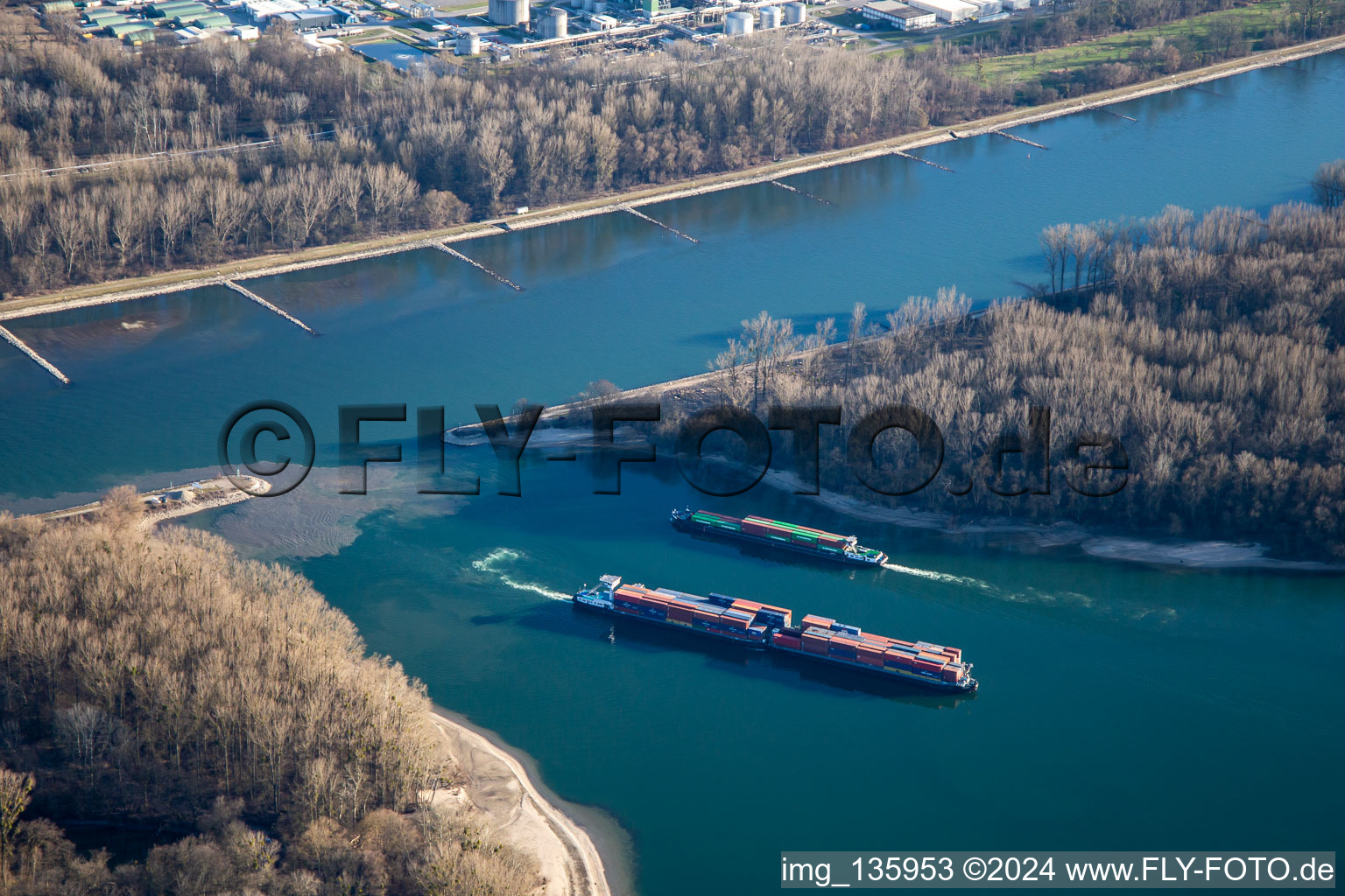 Vue aérienne de Entrée du Rhin au port national de Wörth à le quartier Maximiliansau in Wörth am Rhein dans le département Rhénanie-Palatinat, Allemagne