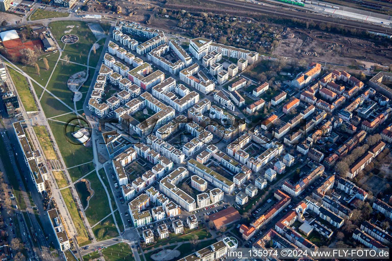 Vue aérienne de Nouveau" Südstadt à le quartier Südstadt in Karlsruhe dans le département Bade-Wurtemberg, Allemagne