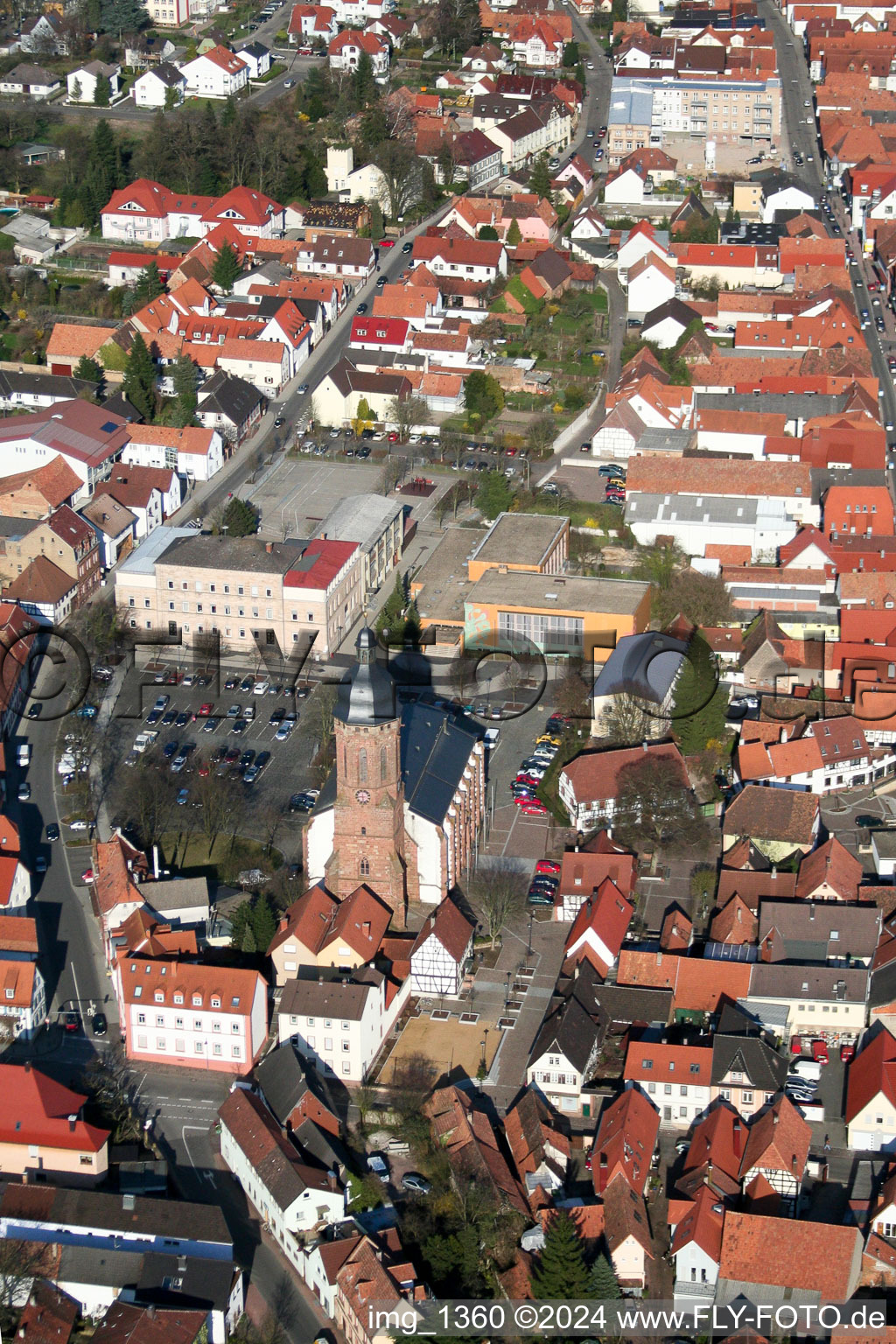 Vue aérienne de Église Saint-Georges à Kandel dans le département Rhénanie-Palatinat, Allemagne