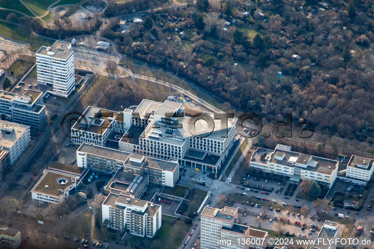 Vue aérienne de Cliniques chrétiennes ViDia à le quartier Südweststadt in Karlsruhe dans le département Bade-Wurtemberg, Allemagne