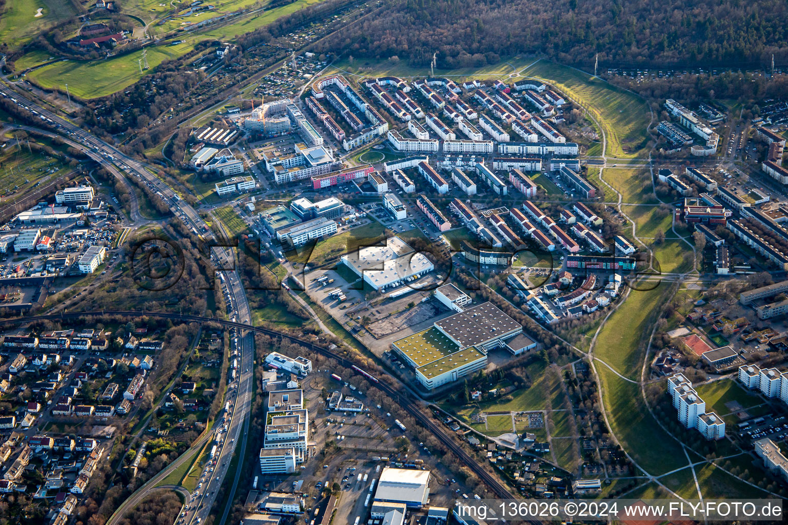 Vue aérienne de Badeniaplatz, bureau Otto Expédition à le quartier Oberreut in Karlsruhe dans le département Bade-Wurtemberg, Allemagne