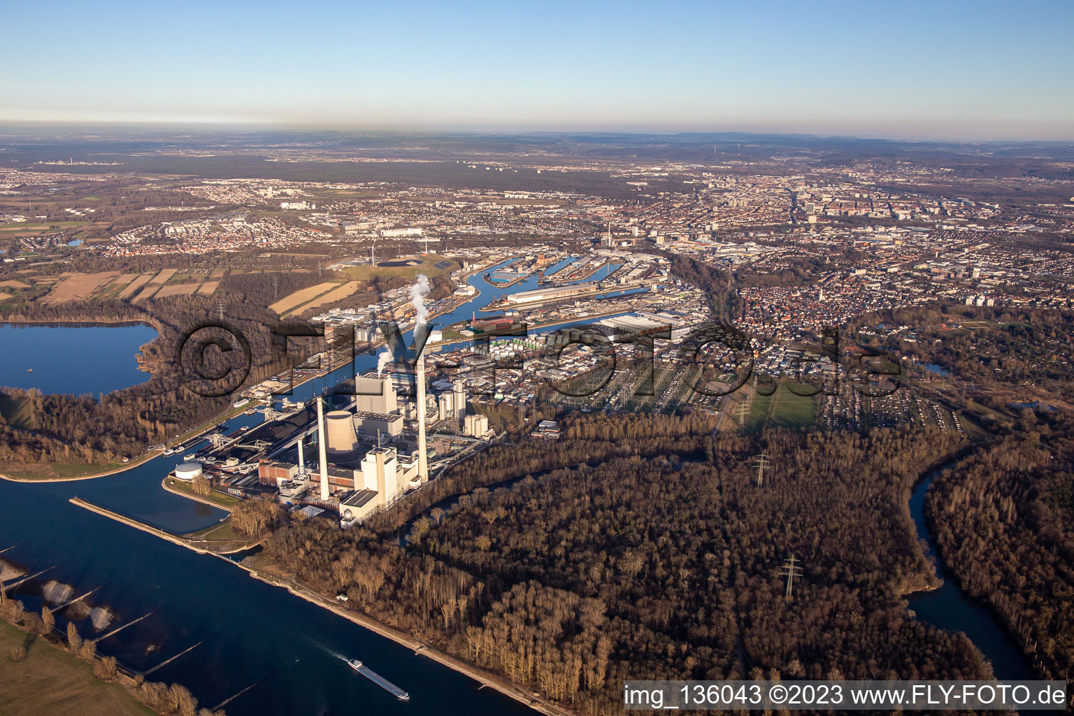 Vue aérienne de FrBW Centrale électrique du Rhin vue du sud-ouest à le quartier Daxlanden in Karlsruhe dans le département Bade-Wurtemberg, Allemagne