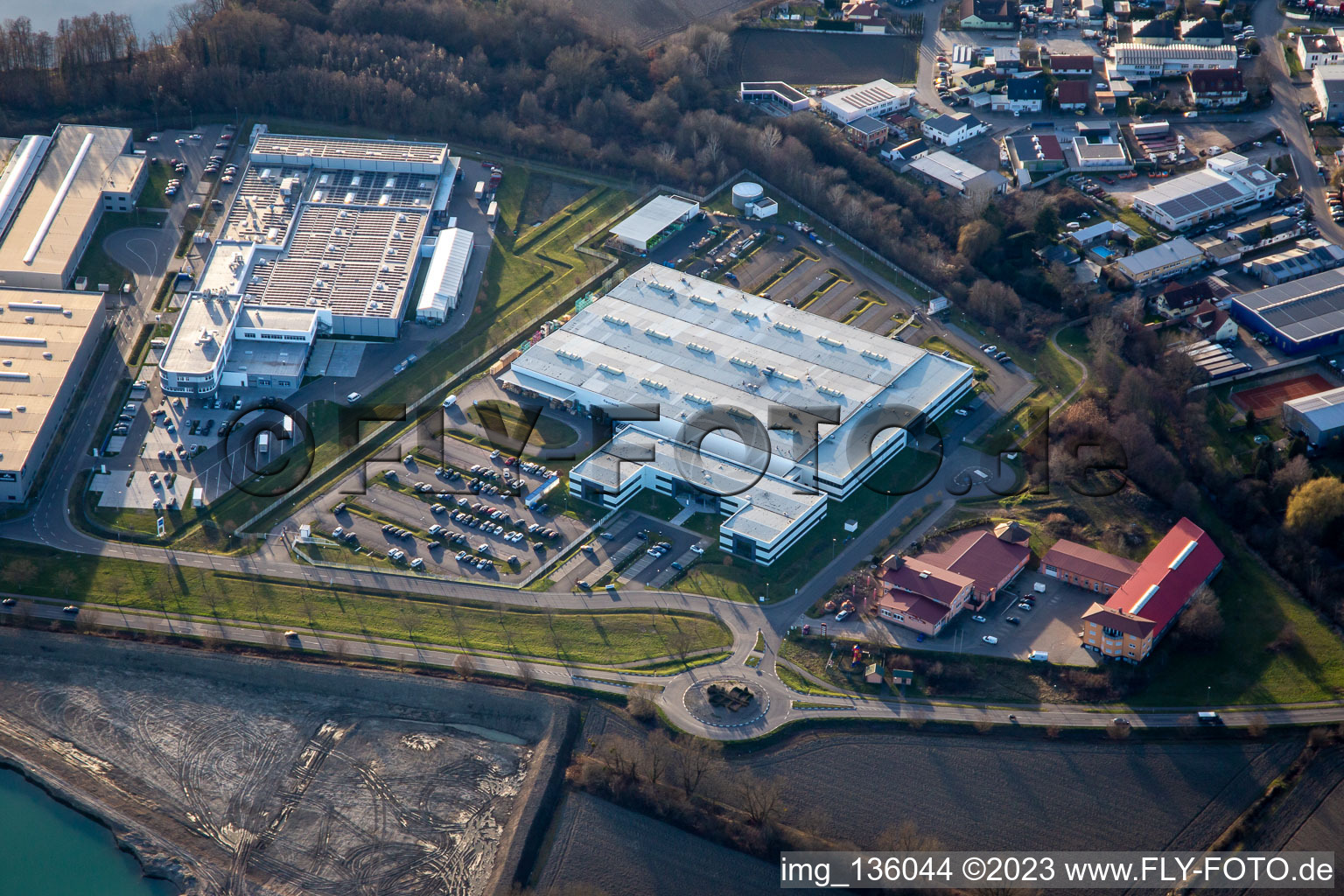 Vue aérienne de Locaux de l'usine Faurecia Interior Systems à Hagenbach dans le département Rhénanie-Palatinat, Allemagne