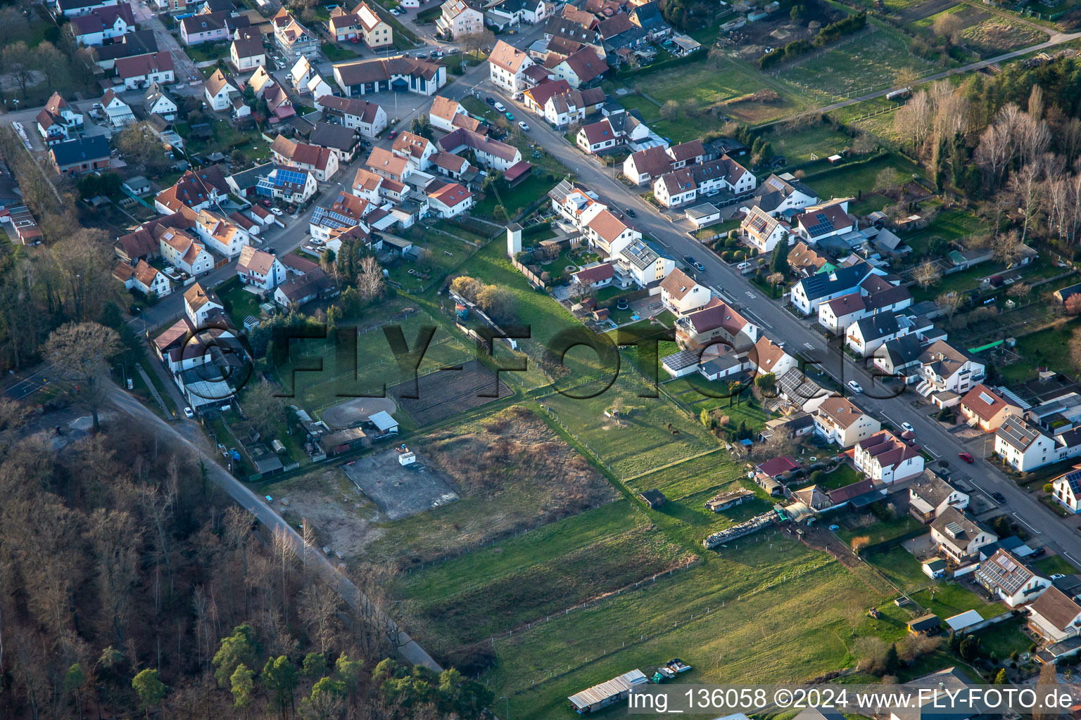 Vue aérienne de Dans les jardins Bosch à le quartier Schaidt in Wörth am Rhein dans le département Rhénanie-Palatinat, Allemagne