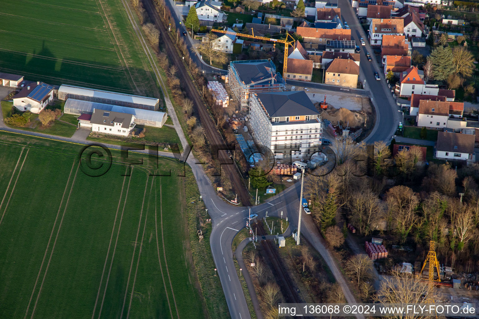 Photographie aérienne de Nouvelle construction d'un appartement adapté à l'âge au passage à niveau à le quartier Schaidt in Wörth am Rhein dans le département Rhénanie-Palatinat, Allemagne