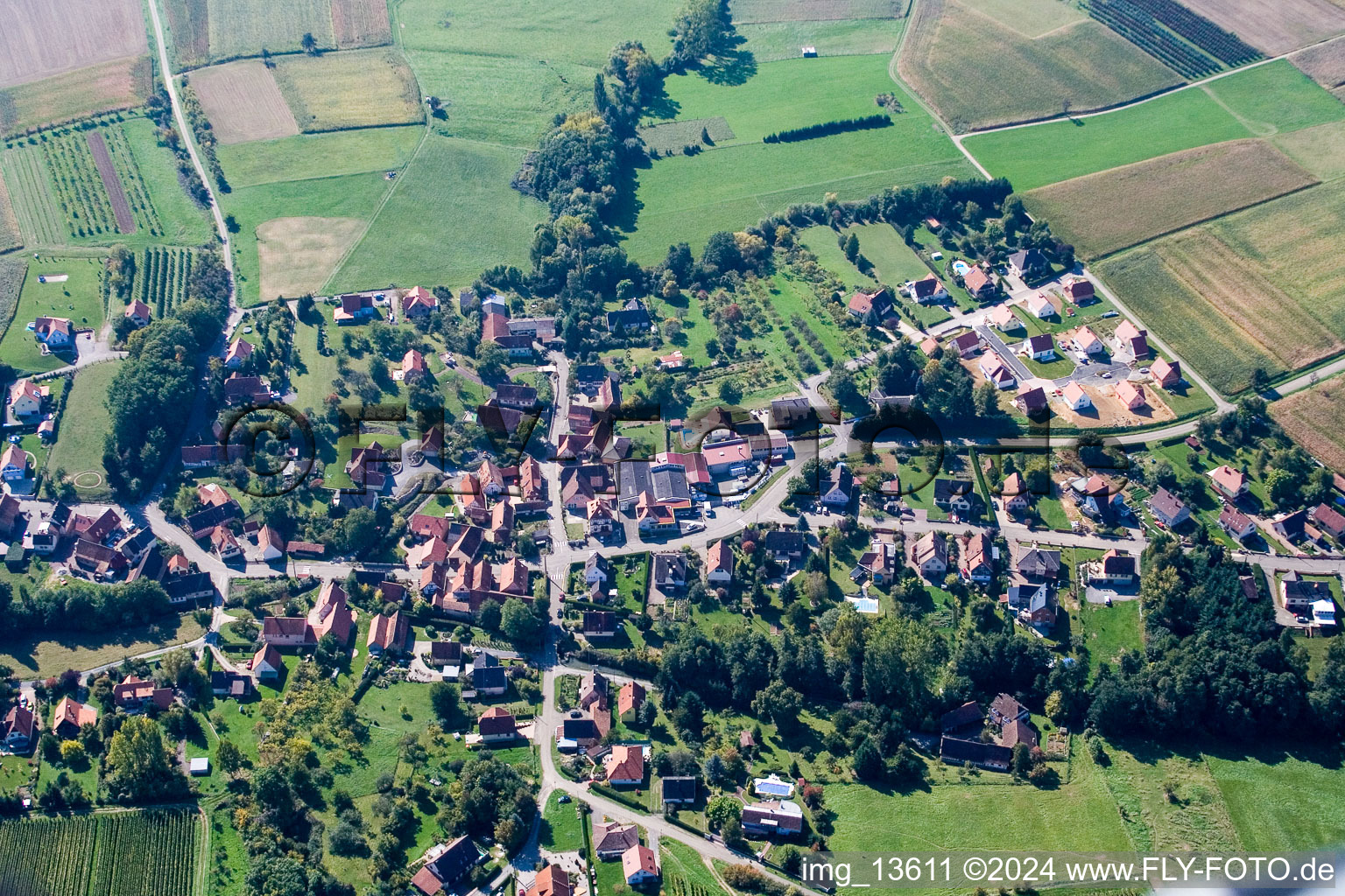 Oberhoffen-lès-Wissembourg dans le département Bas Rhin, France vue d'en haut