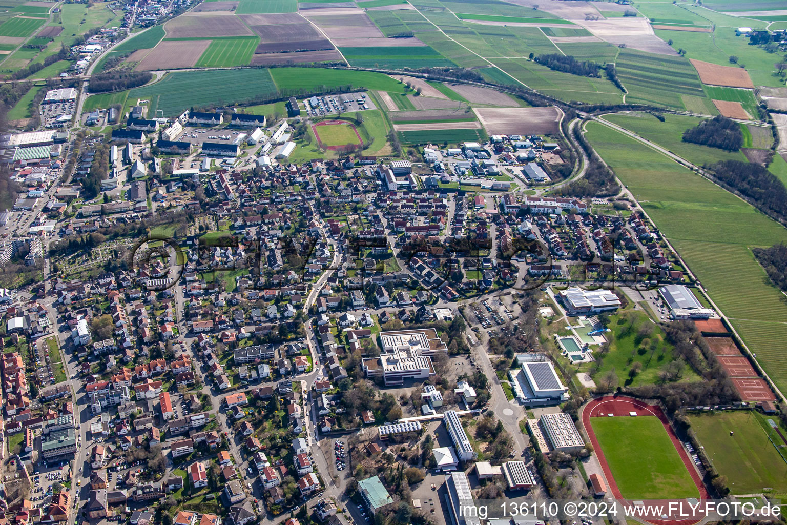 Vue aérienne de Centre scolaire Alfred Grosser Gymnase, collège plus et lycée technique Bad Bergzabern à Bad Bergzabern dans le département Rhénanie-Palatinat, Allemagne