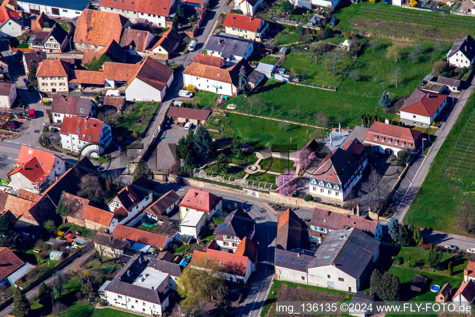 Photographie aérienne de Château Oberotterbach à Oberotterbach dans le département Rhénanie-Palatinat, Allemagne