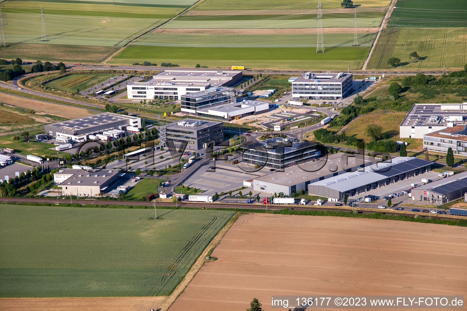 Vue aérienne de Kardex Software GmbH à Rülzheim dans le département Rhénanie-Palatinat, Allemagne