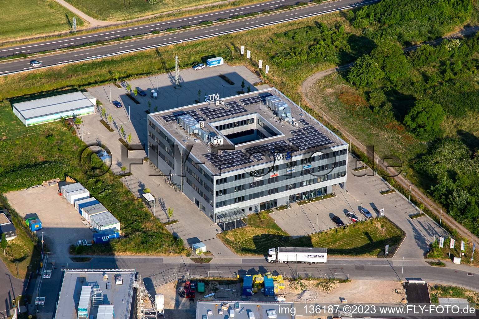 Vue aérienne de MTS MarkenTechnikService GmbH & Co. KG à Rülzheim dans le département Rhénanie-Palatinat, Allemagne