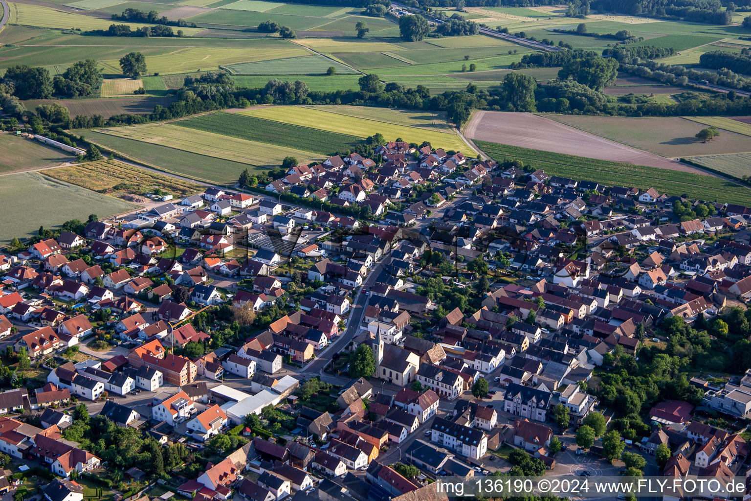 Vue aérienne de Rülzheimerstr à Kuhardt dans le département Rhénanie-Palatinat, Allemagne