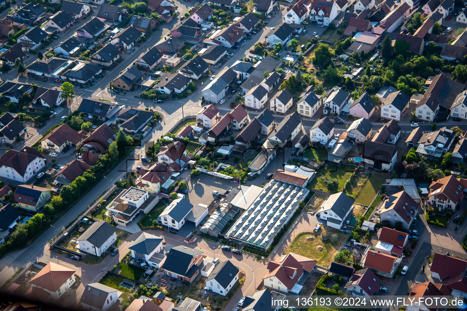 Vue aérienne de Maison fleurie Götz à Kuhardt dans le département Rhénanie-Palatinat, Allemagne