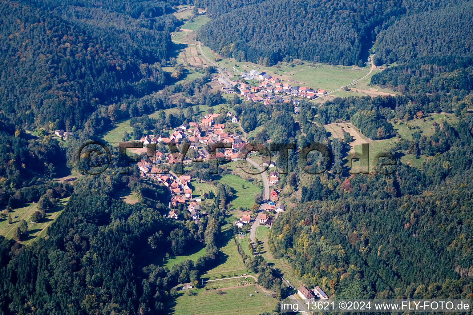 Vue aérienne de Du sud-est à Bobenthal dans le département Rhénanie-Palatinat, Allemagne