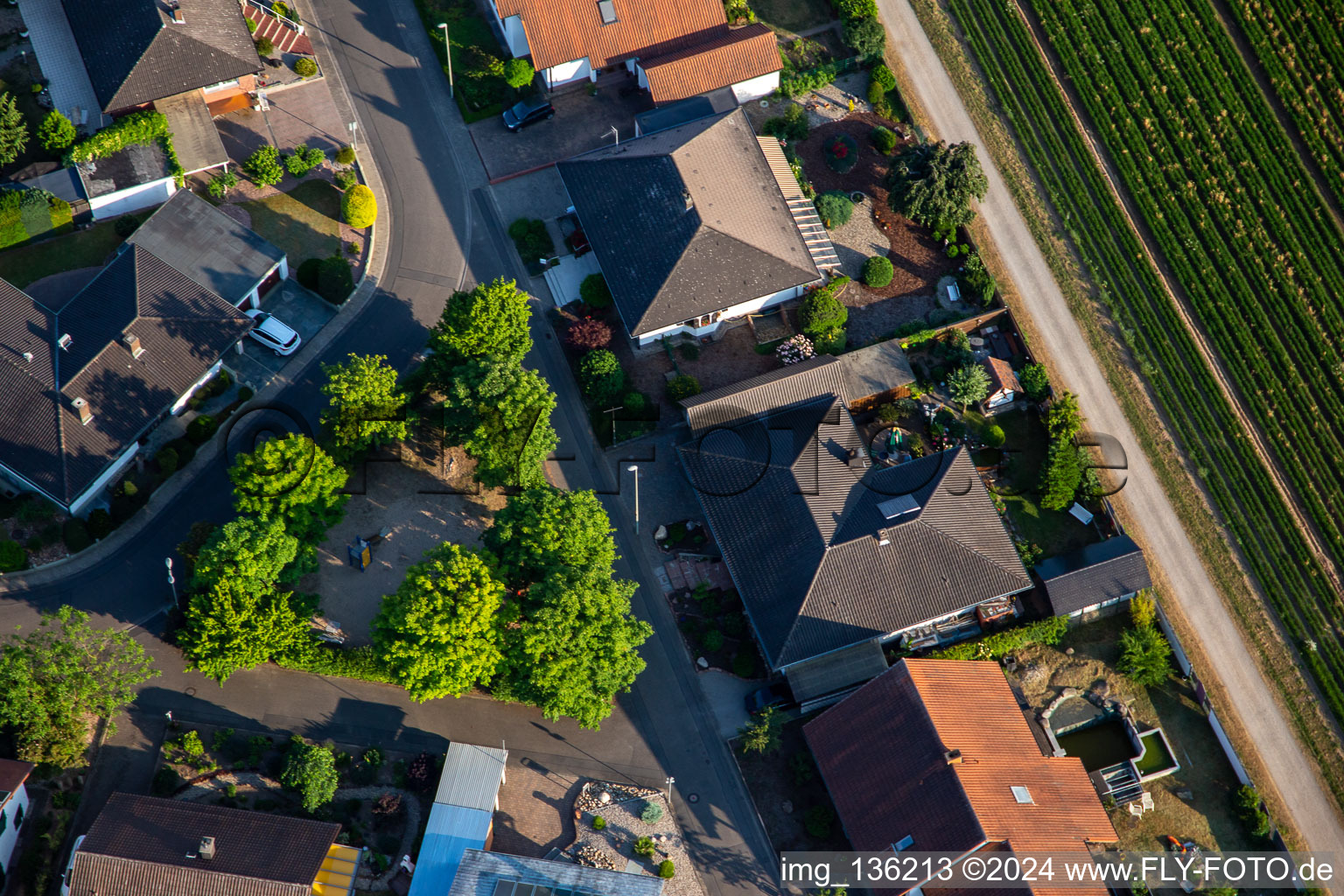 Anneau sud depuis l'ouest à Kuhardt dans le département Rhénanie-Palatinat, Allemagne d'en haut