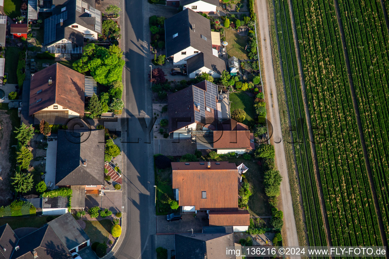 Anneau sud depuis l'ouest à Kuhardt dans le département Rhénanie-Palatinat, Allemagne depuis l'avion