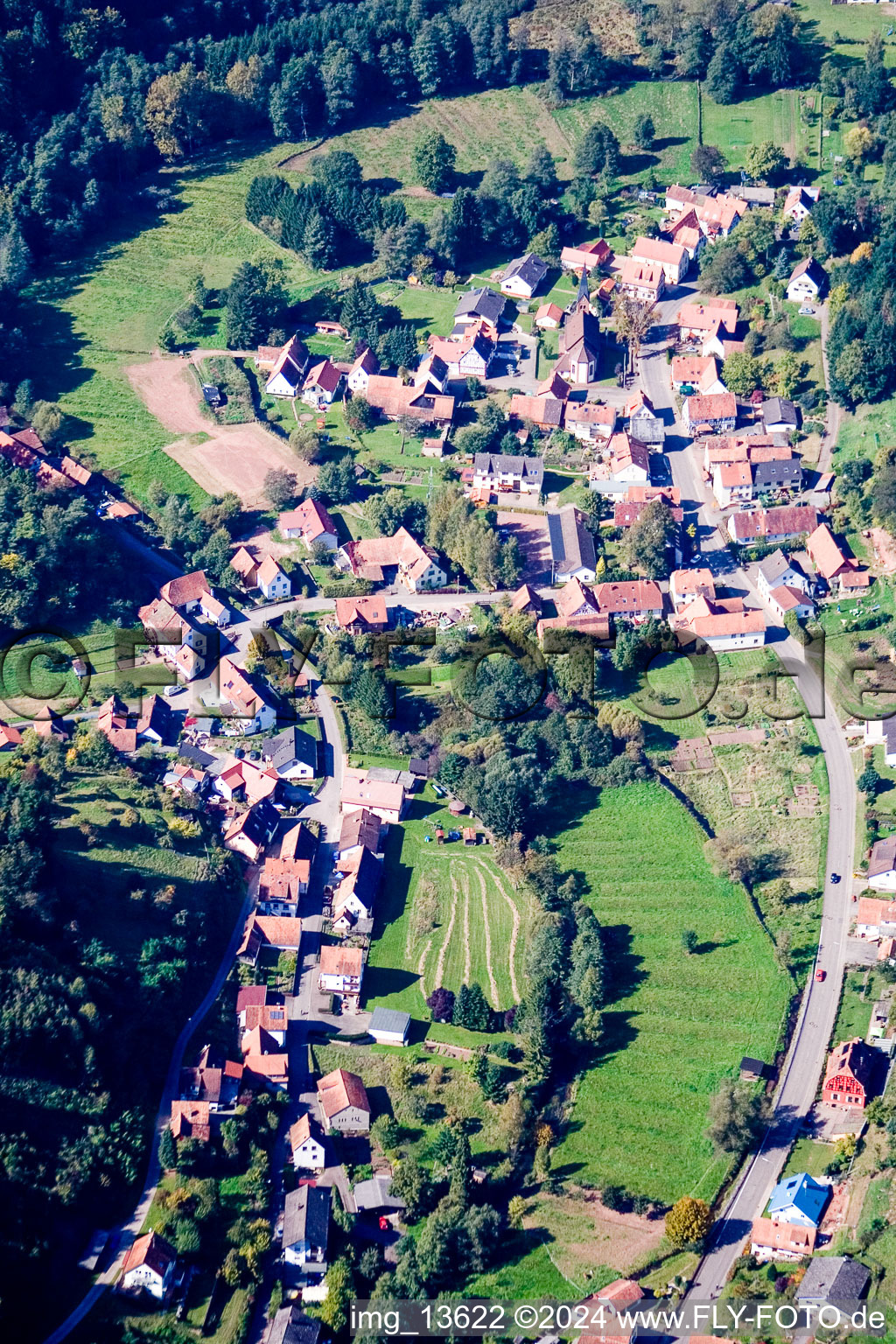 Vue aérienne de Bobenthal dans le département Rhénanie-Palatinat, Allemagne