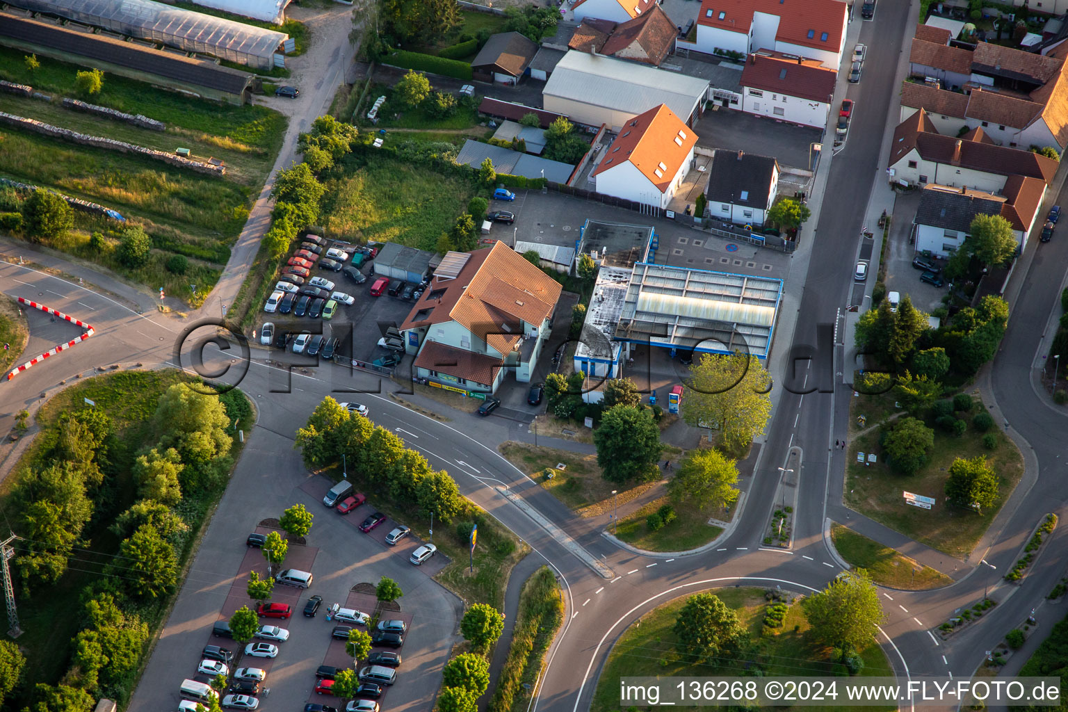 Vue aérienne de Station-service Aral Kandel à Kandel dans le département Rhénanie-Palatinat, Allemagne