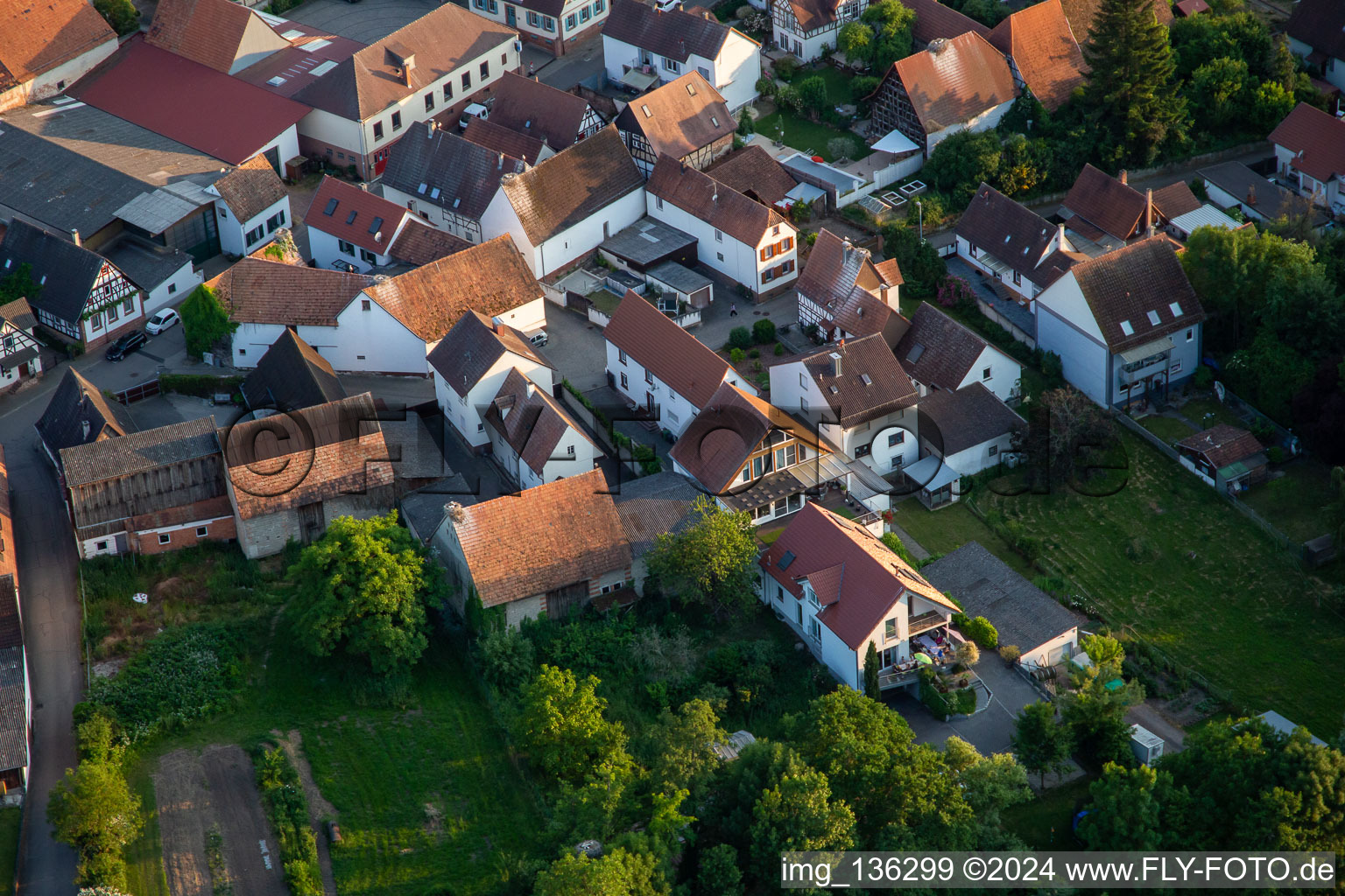 Vue aérienne de Mühlstr à Winden dans le département Rhénanie-Palatinat, Allemagne