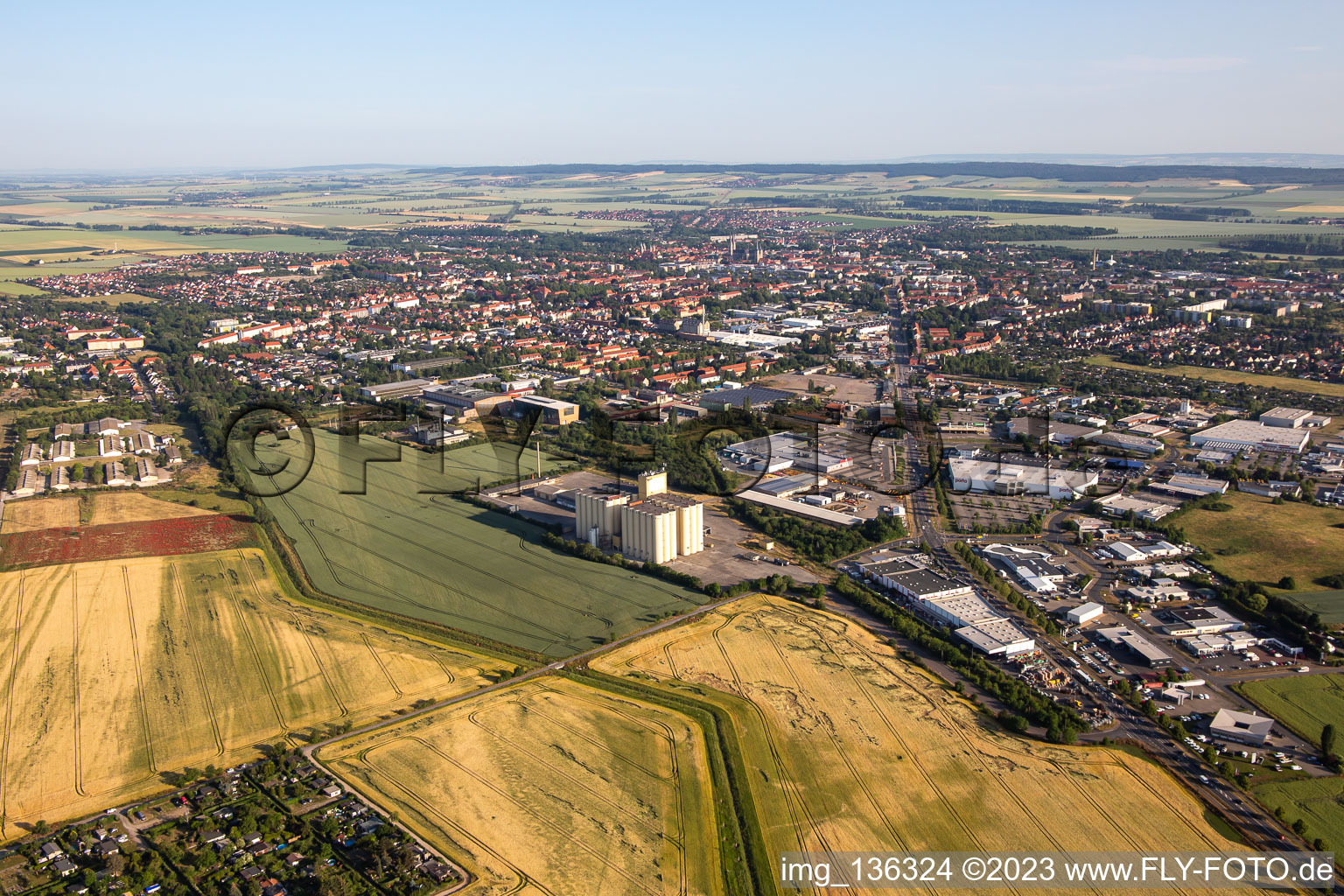 Vue aérienne de Quedlinburger Landstr. à Halberstadt dans le département Saxe-Anhalt, Allemagne