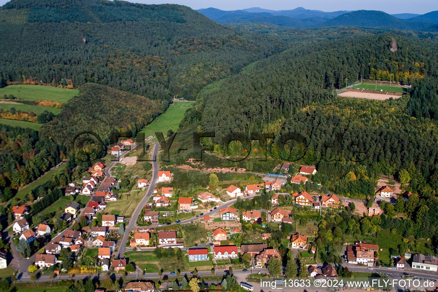 Bundenthal dans le département Rhénanie-Palatinat, Allemagne vu d'un drone