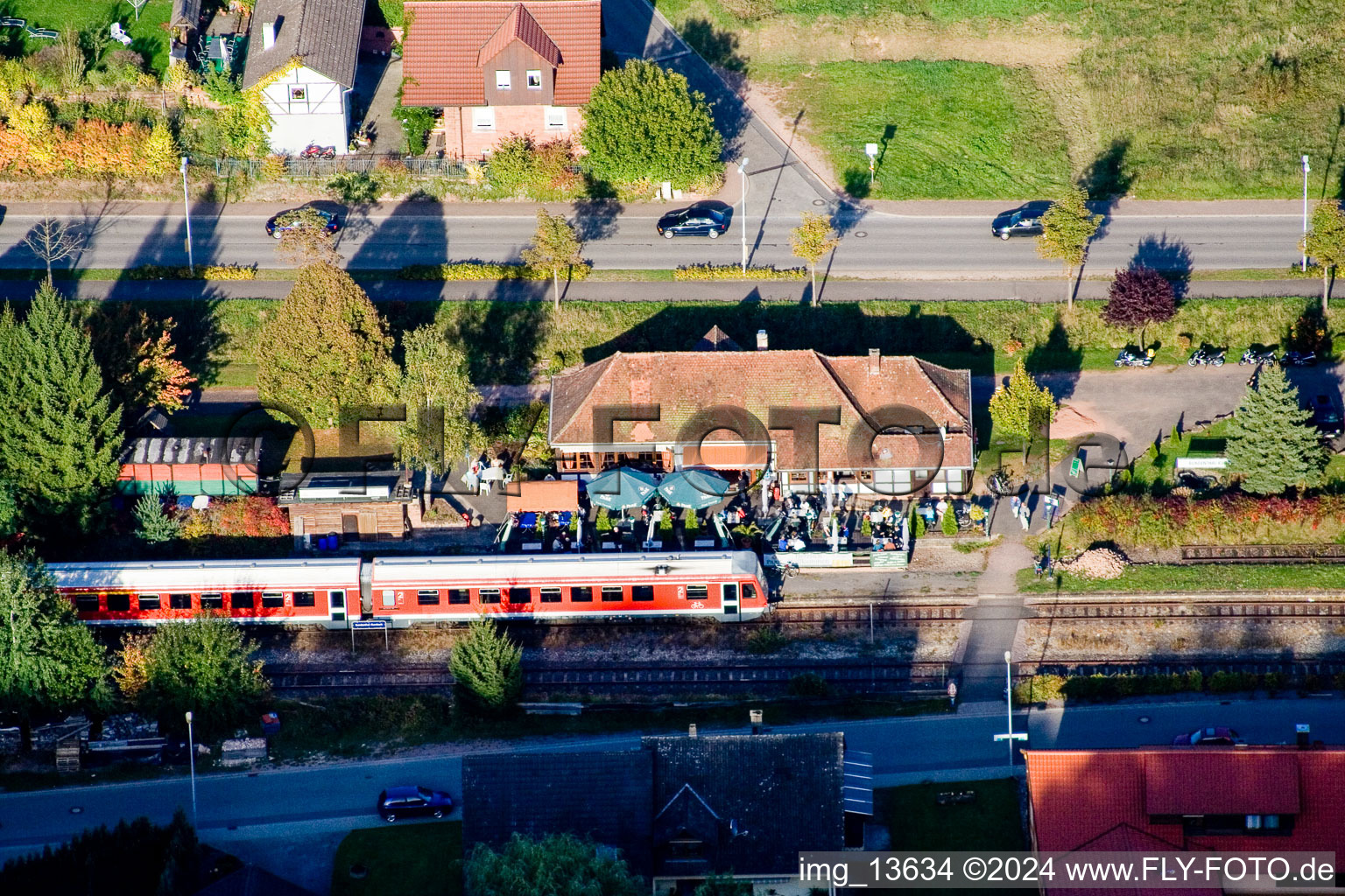 Vue aérienne de Bâtiment des voies et gares de la Deutsche Bahn à Bundenthal dans le département Rhénanie-Palatinat, Allemagne