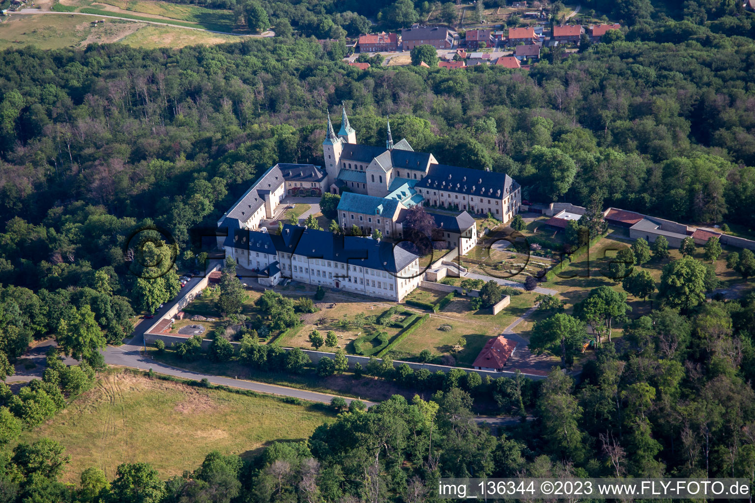 Photographie aérienne de Monastère de Huysbourg à le quartier Röderhof in Huy dans le département Saxe-Anhalt, Allemagne