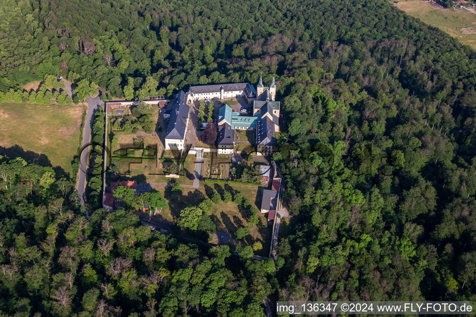 Monastère de Huysbourg à le quartier Röderhof in Huy dans le département Saxe-Anhalt, Allemagne d'en haut