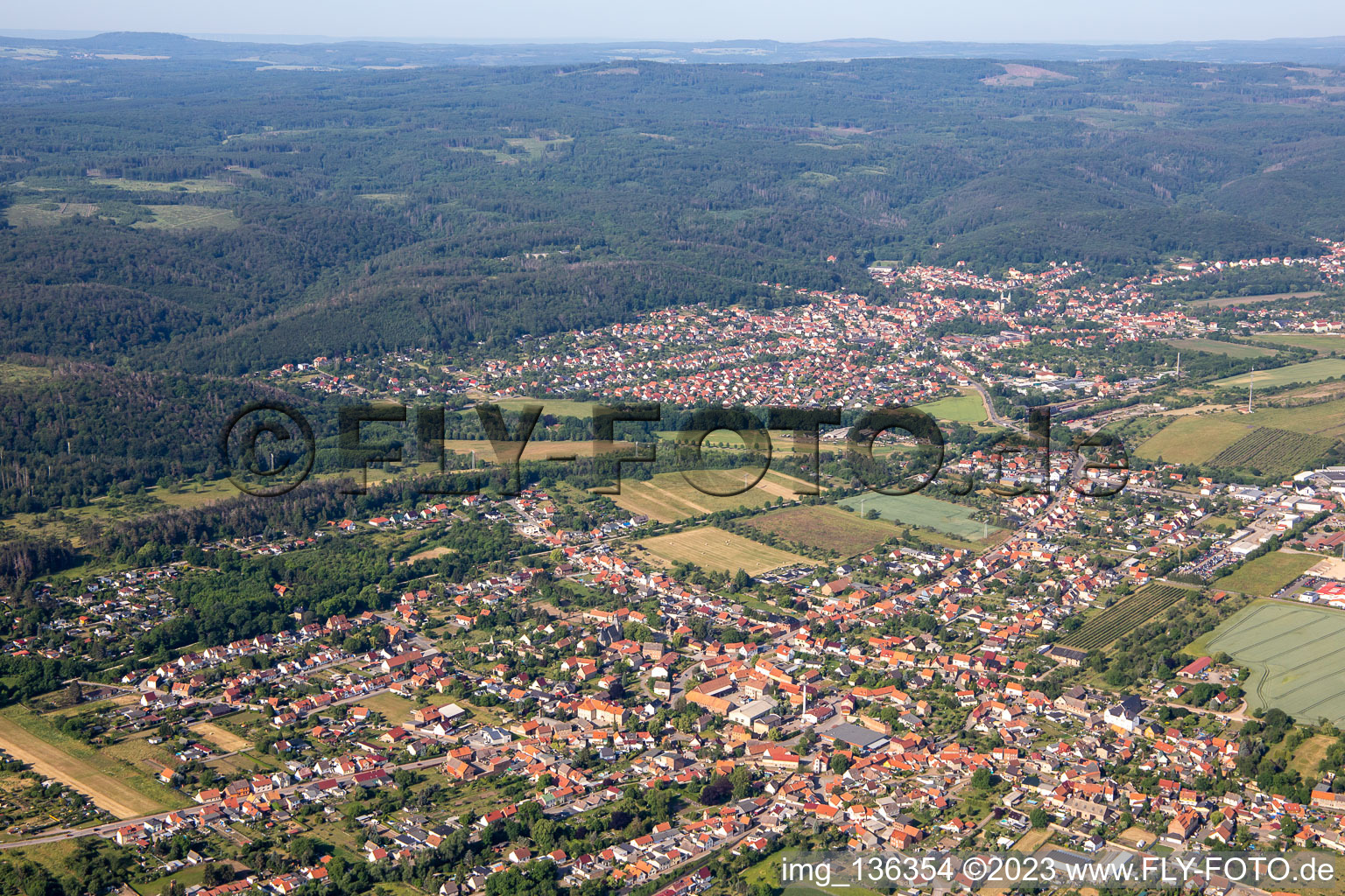 Vue aérienne de Gernröderstr à le quartier Gernrode in Quedlinburg dans le département Saxe-Anhalt, Allemagne