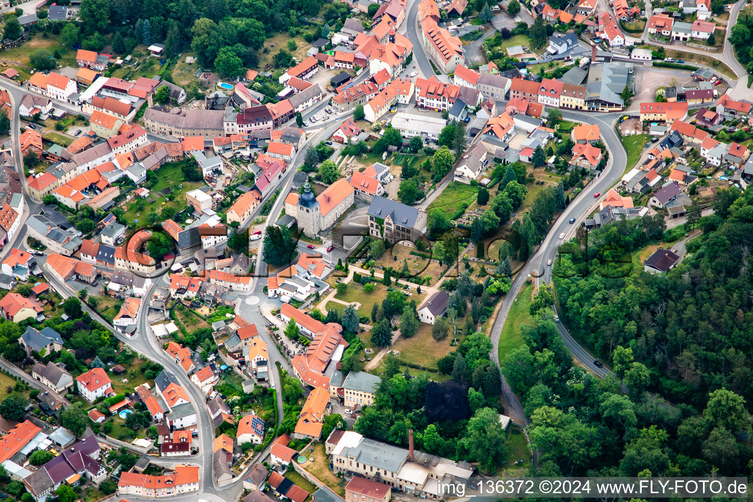 Vue aérienne de Église Saint-Étienne (Gernrode) à le quartier Gernrode in Quedlinburg dans le département Saxe-Anhalt, Allemagne