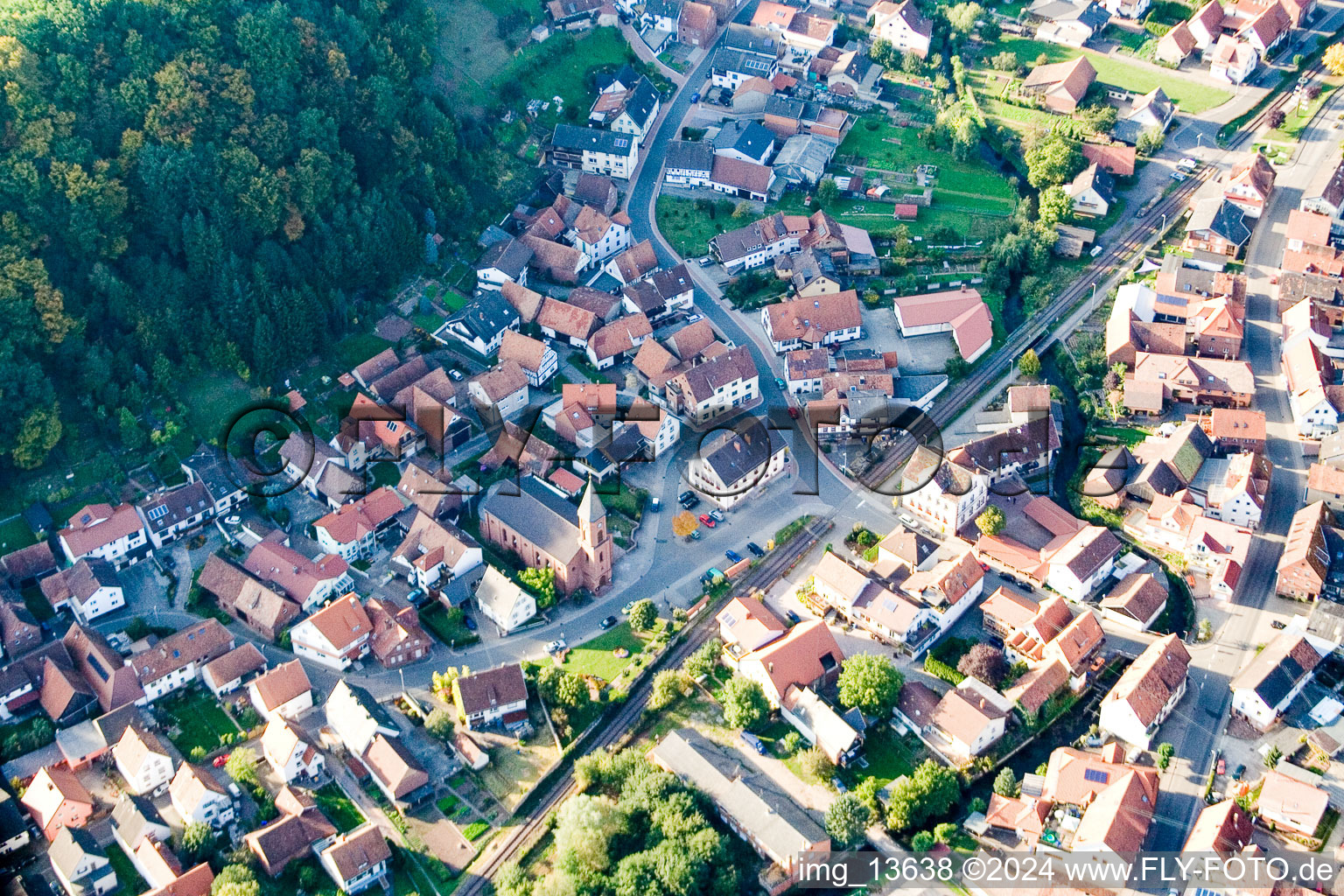 Vue aérienne de Vue des rues et des maisons des quartiers résidentiels à Bruchweiler-Bärenbach dans le département Rhénanie-Palatinat, Allemagne