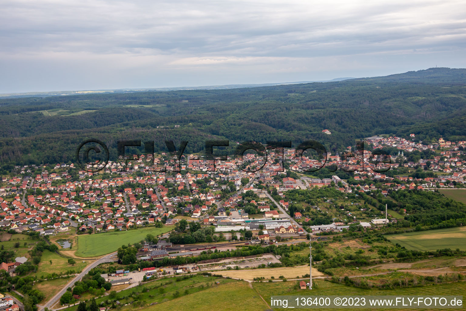 Vue aérienne de Poste Gernrode à le quartier Gernrode in Quedlinburg dans le département Saxe-Anhalt, Allemagne
