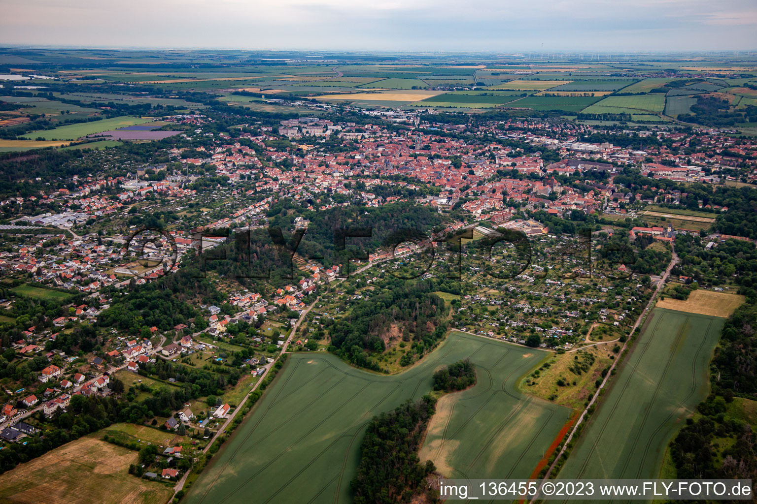 Vue aérienne de Du nord-ouest à Quedlinburg dans le département Saxe-Anhalt, Allemagne