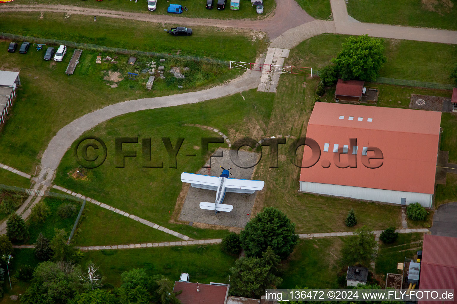 Vue aérienne de Avion historique à l'aéroport Ballenstedt à le quartier Asmusstedt in Ballenstedt dans le département Saxe-Anhalt, Allemagne