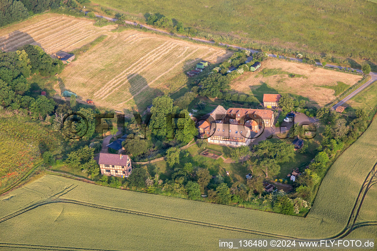 Vue aérienne de Auberge de jeunesse Forsthaus Friedrichshohenberg à le quartier Ermsleben in Falkenstein dans le département Saxe-Anhalt, Allemagne