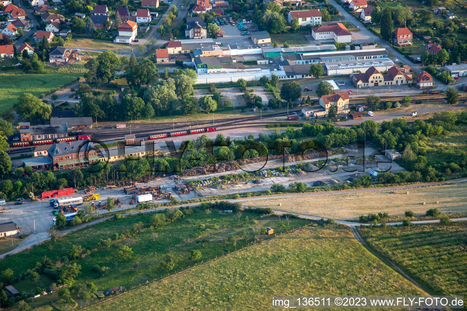 Vue aérienne de Station des Amis de Selketalbahn e. v à le quartier Gernrode in Quedlinburg dans le département Saxe-Anhalt, Allemagne