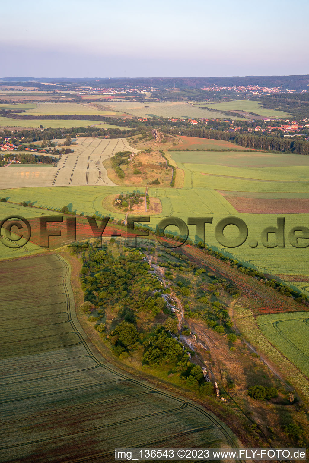 Photographie aérienne de Le mur du diable de Warnstedt vu de l'ouest à Thale dans le département Saxe-Anhalt, Allemagne