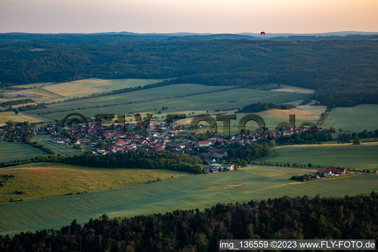 Vue aérienne de Du nord à le quartier Cattenstedt in Blankenburg dans le département Saxe-Anhalt, Allemagne
